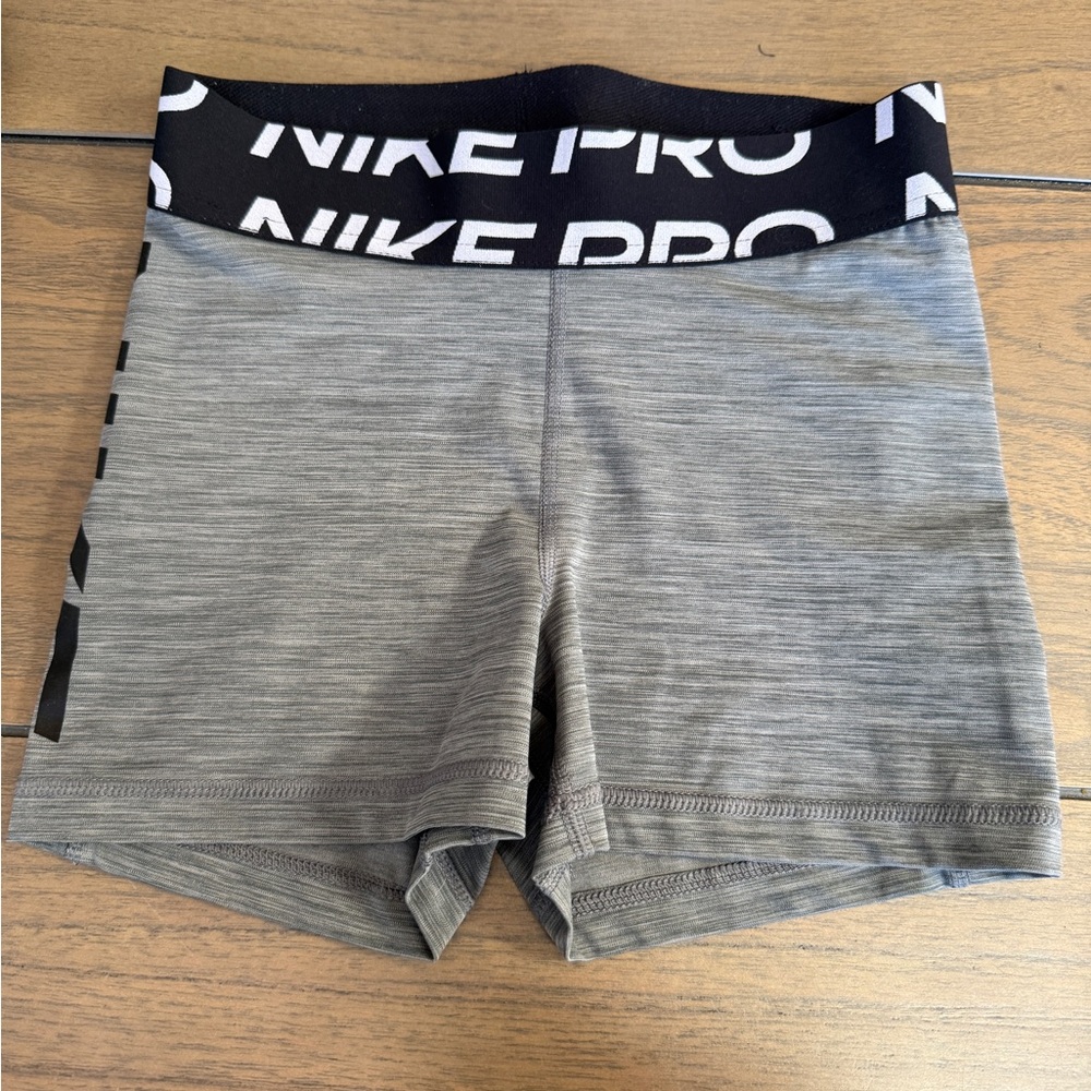 Women's Nike Pro Core Dri-Fit 3" Heather Gray Compression Shorts Small